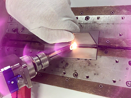 Hand held laser welding machine